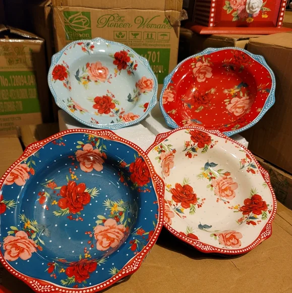 The Pioneer Woman Dining Pioneer Woman Cheerful Rose Toss